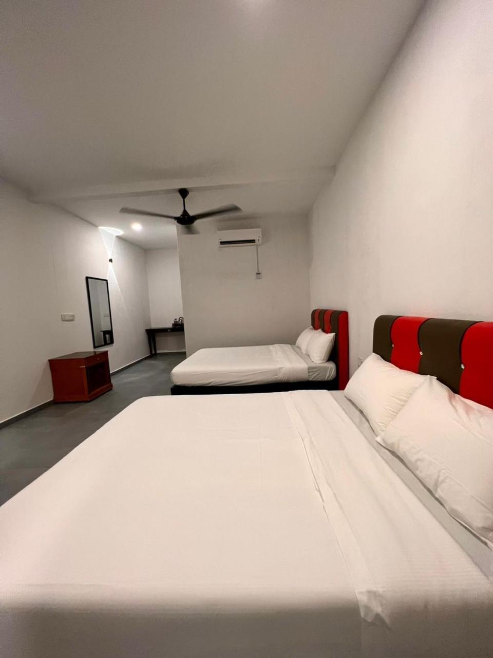Dumba Bay Tioman Hotel Kampung Genting Ngoại thất bức ảnh