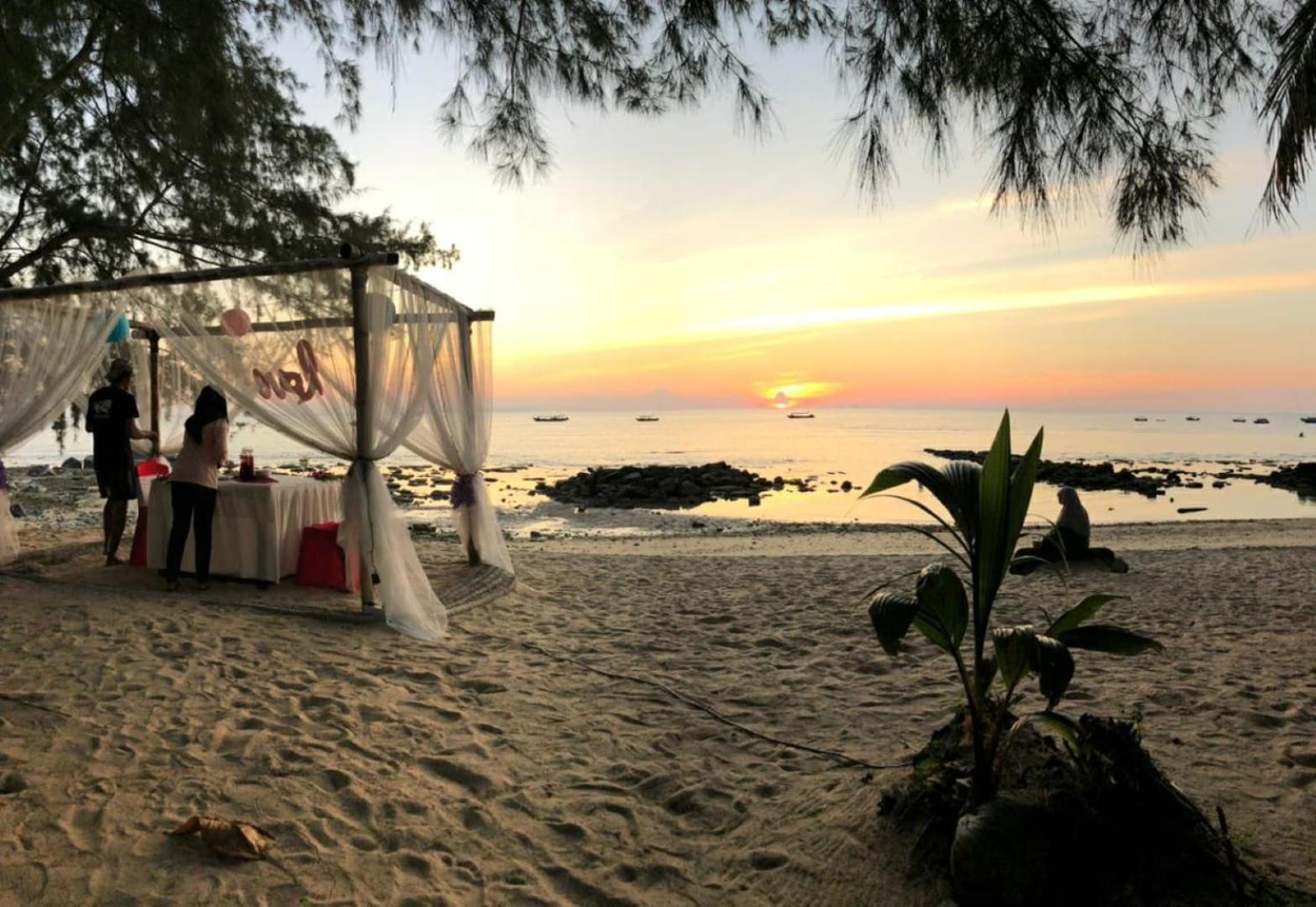 Dumba Bay Tioman Hotel Kampung Genting Ngoại thất bức ảnh